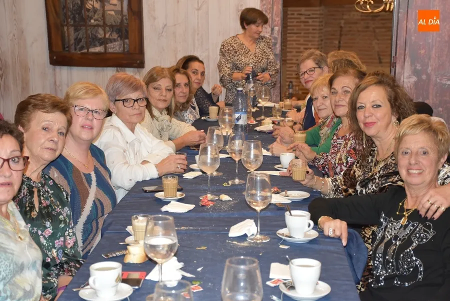 Foto 5 - Fant&aacute;stico ambiente en la tradicional comida navide&ntilde;a del Grupo Amanecer