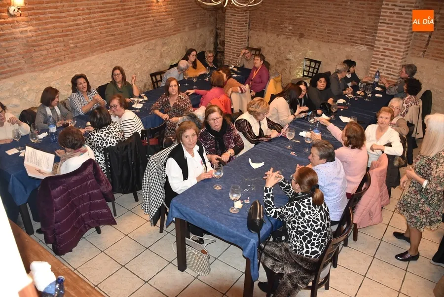 Foto 6 - Fant&aacute;stico ambiente en la tradicional comida navide&ntilde;a del Grupo Amanecer