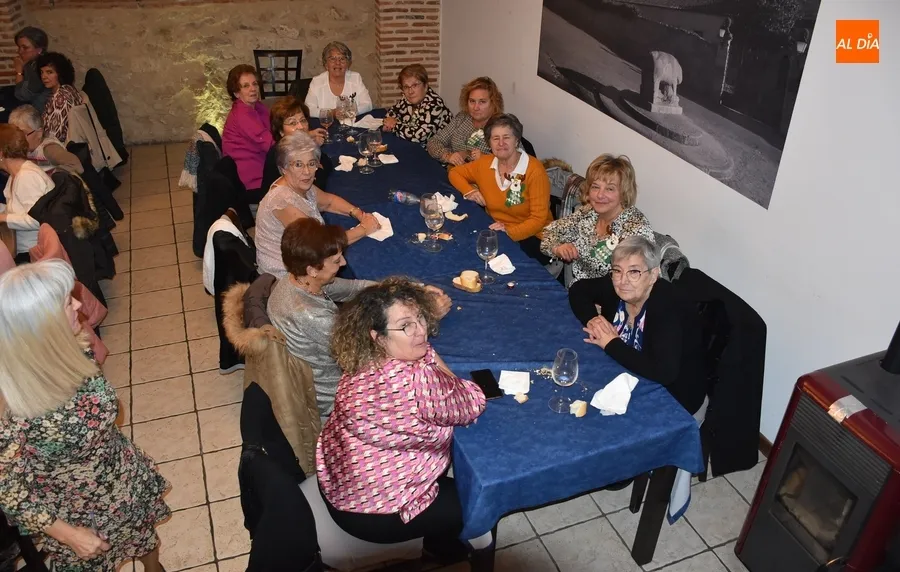 Foto 7 - Fant&aacute;stico ambiente en la tradicional comida navide&ntilde;a del Grupo Amanecer