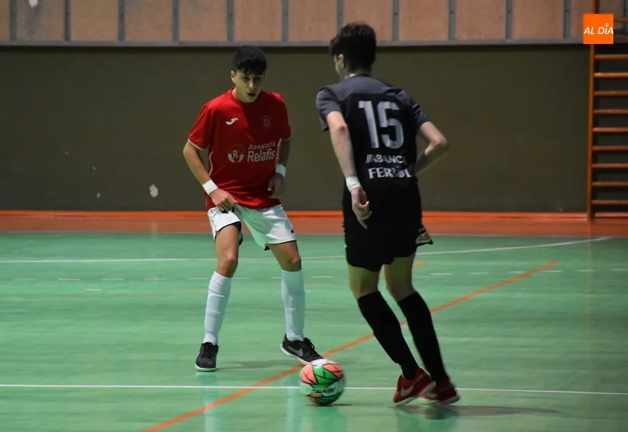 Foto 4 - Memorable primera victoria como local del III Juvenil en un carrusel de sensaciones