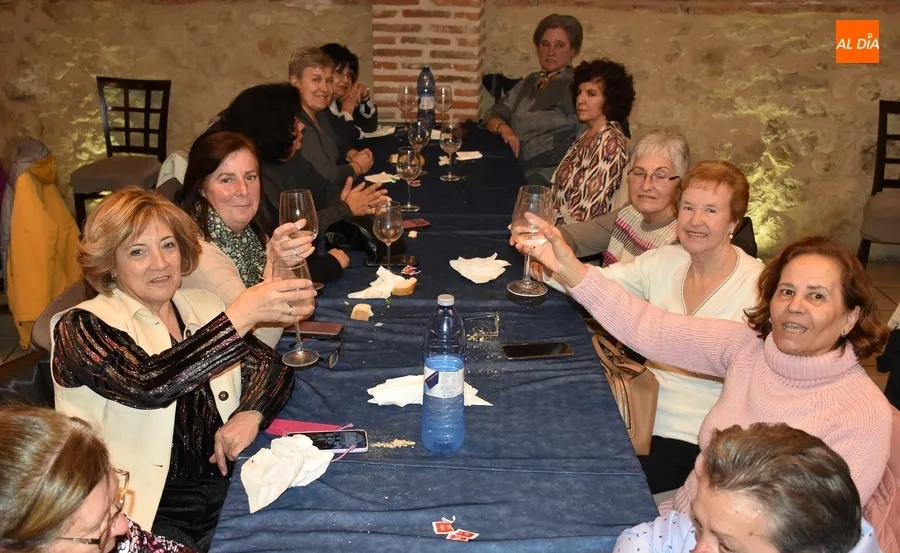 Foto 11 - Fant&aacute;stico ambiente en la tradicional comida navide&ntilde;a del Grupo Amanecer