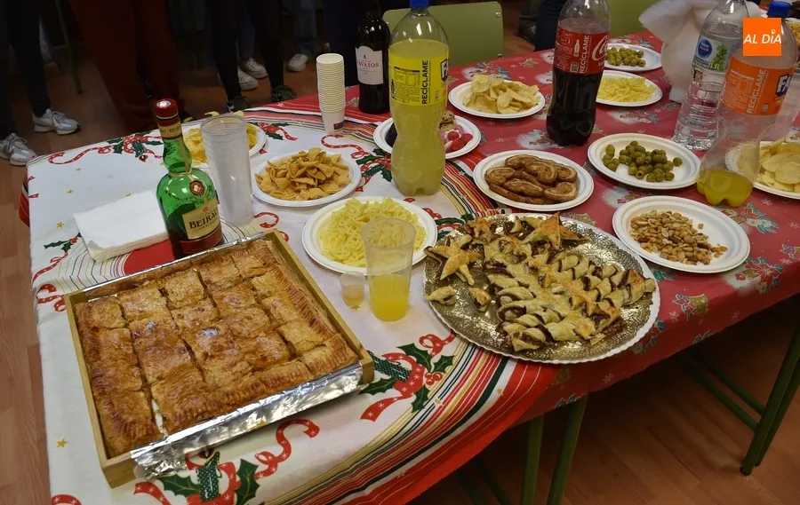 Foto 3 - La Escuela de Idiomas festeja la llegada de la Navidad
