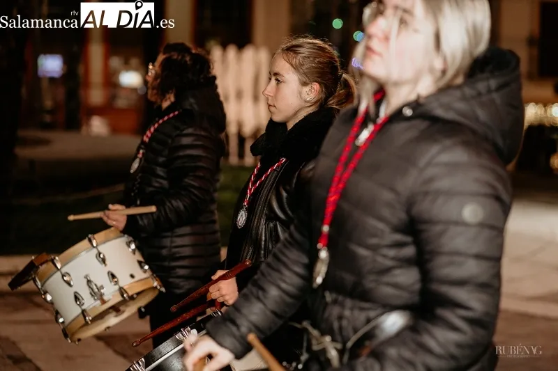 Foto 5 - La procesi&oacute;n de Santa Luc&iacute;a recorre las calles de Alba bajo un intenso fr&iacute;o&nbsp;