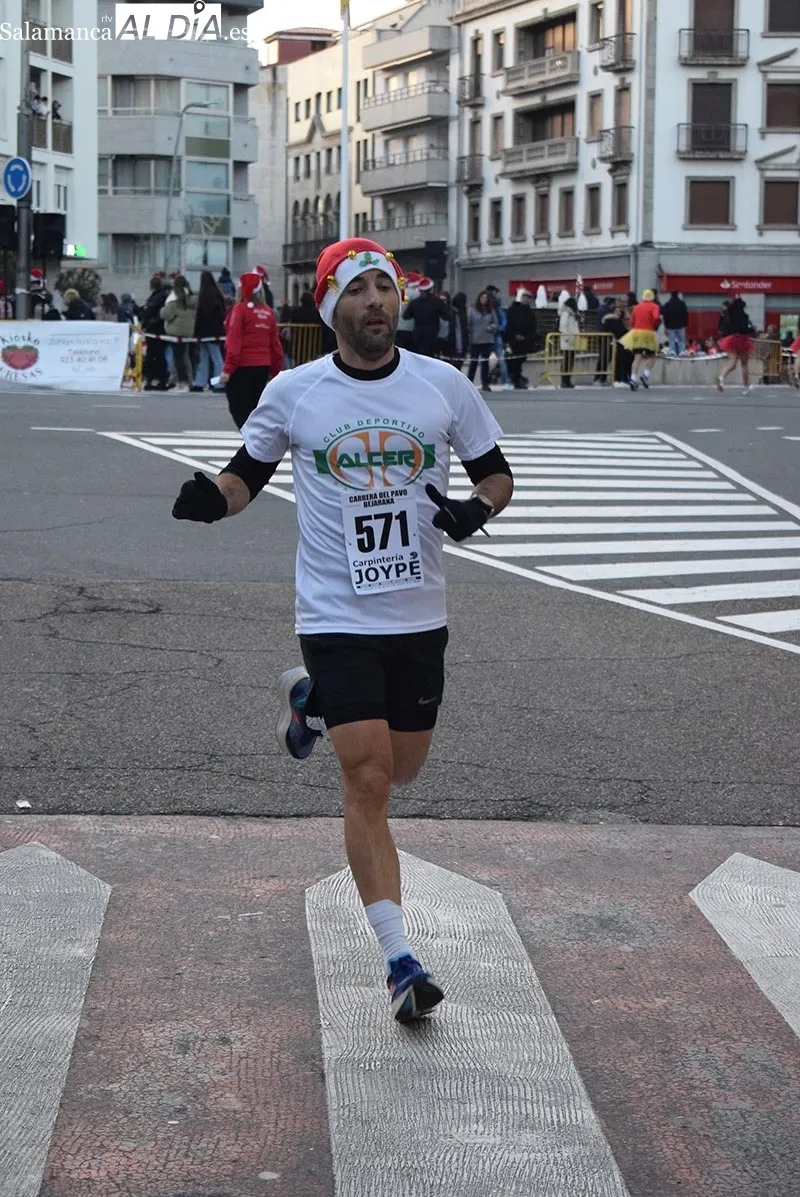 Foto 5 - Ivan Bernardo y Ver&oacute;nica Rodr&iacute;guez se imponen en la Carrera del Pavo de B&eacute;jar