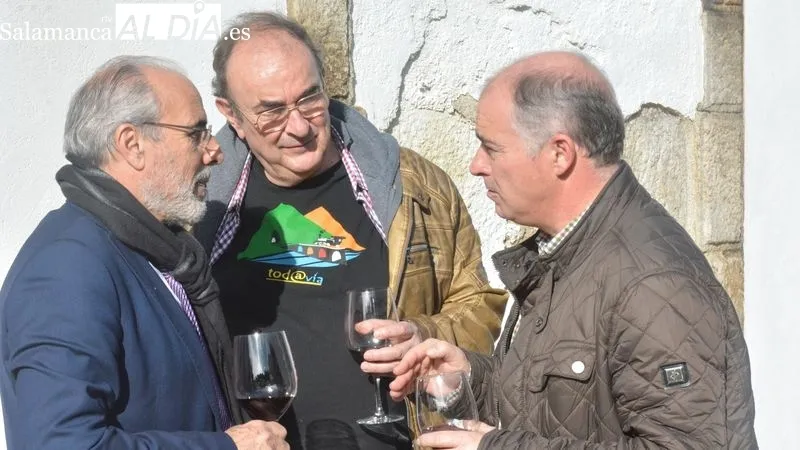 Foto 4 - Sentido homenaje a los carrilanos fallecidos en la construcci&oacute;n de la v&iacute;a f&eacute;rrea La Fuente de San Esteban-Barca