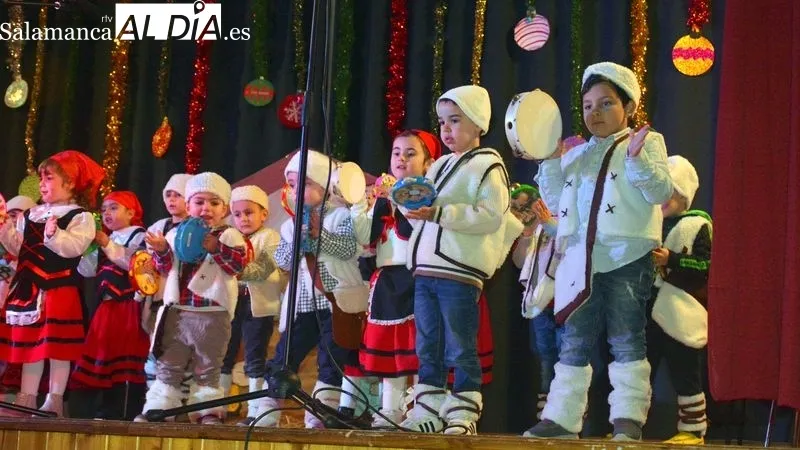 Foto 11 - Los alumnos del colegio Liminares protagonizan un entretenido Festival de Navidad