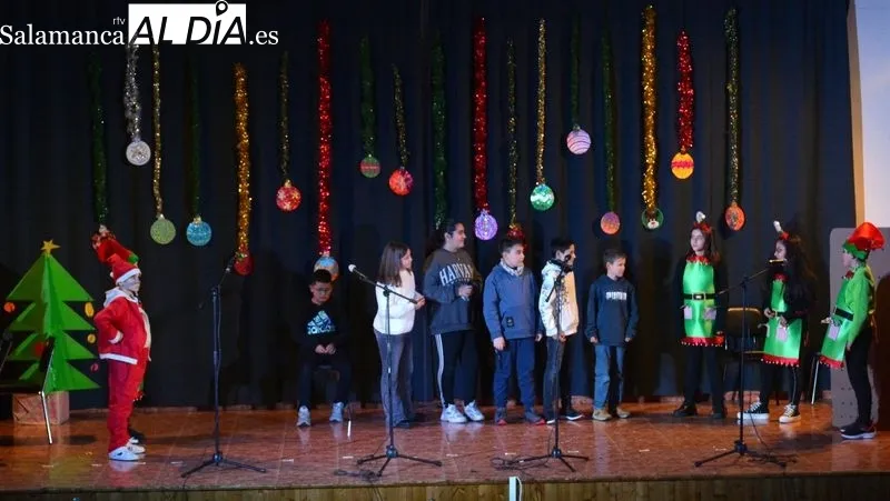 Foto 7 - Los alumnos del colegio Liminares protagonizan un entretenido Festival de Navidad