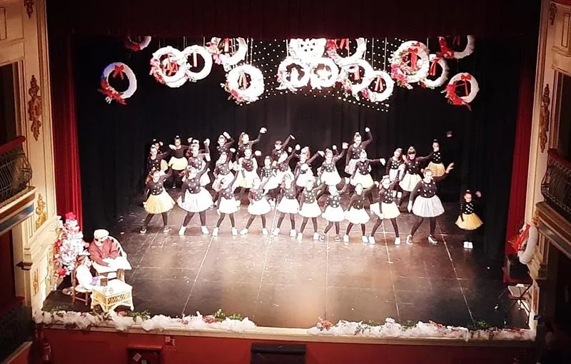 Foto 3 - El esp&iacute;ritu de la Navidad inunda el Cervantes bejarano
