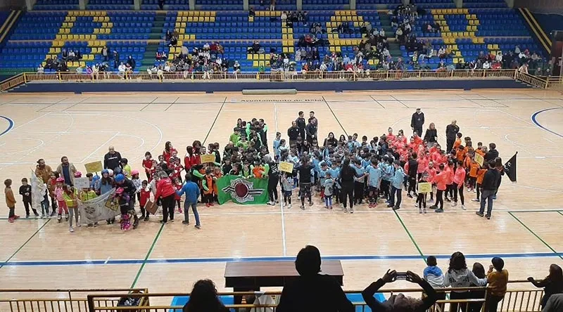 Foto 4 - Kilos de solidaridad bejarana con el deporte como ejemplo
