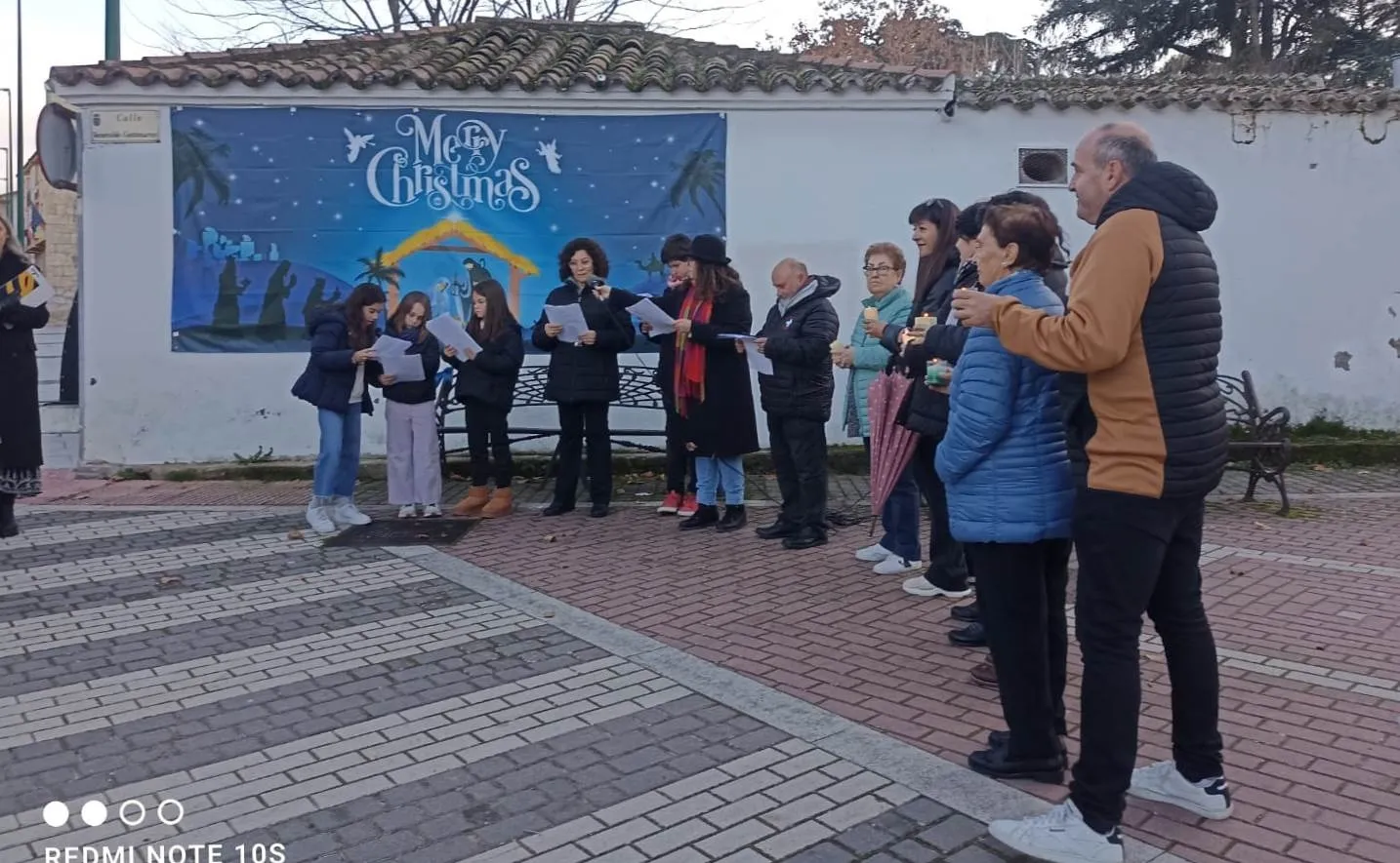 Foto 4 - Vecinos de San Fernando, Venerable Centenares, Canal y Herradores leen su cuento de Navidad