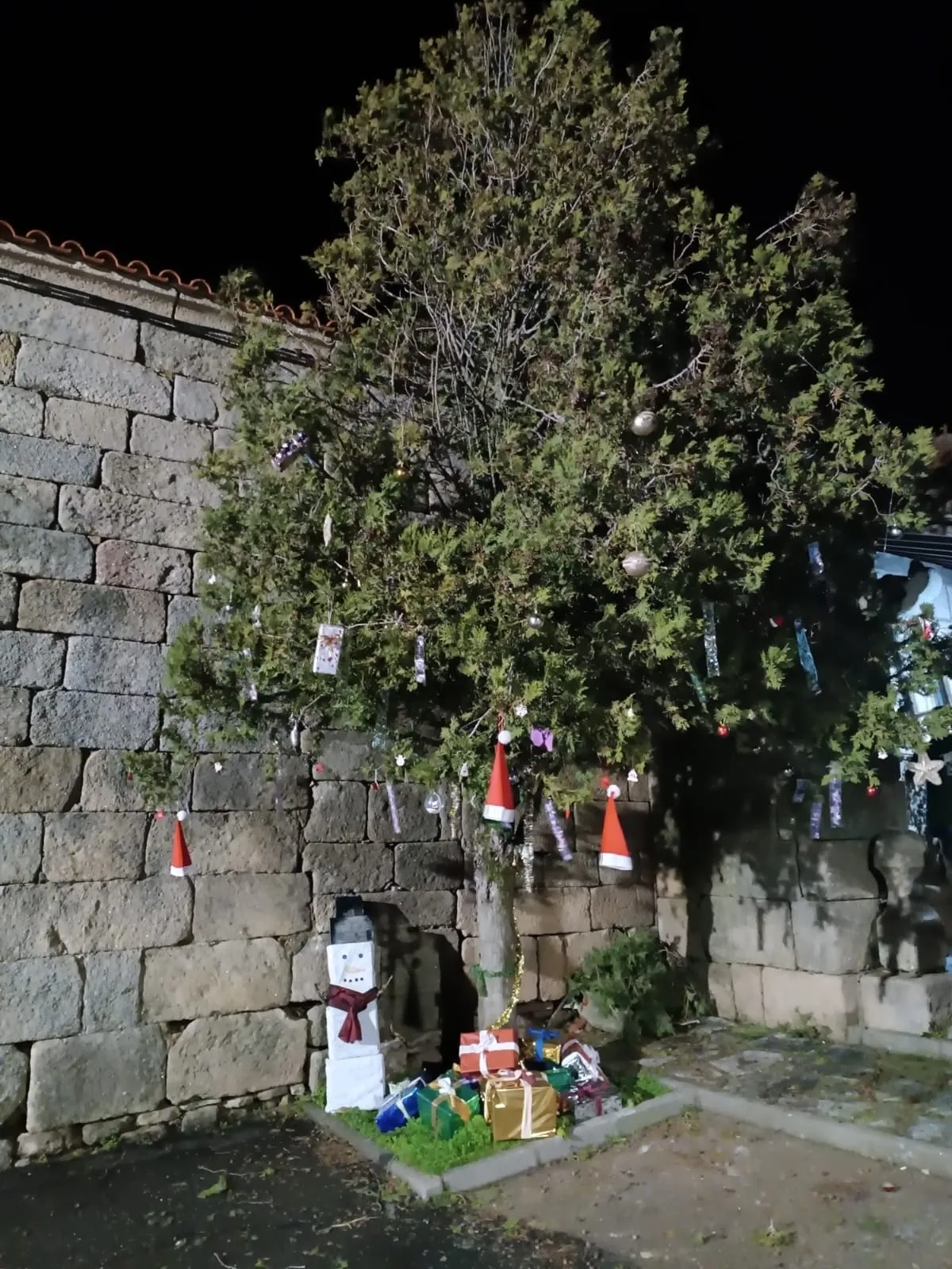 Foto 11 - Original bel&eacute;n en Peralejos de Arriba montado por los vecinos