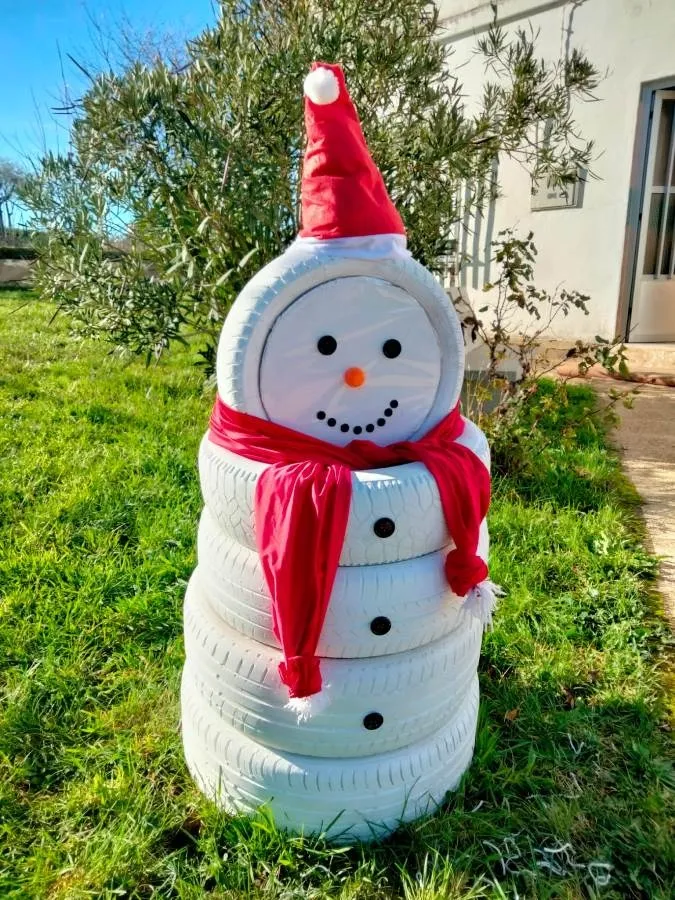Foto 5 - Los vecinos de El Bod&oacute;n se vuelcan en decorar el municipio