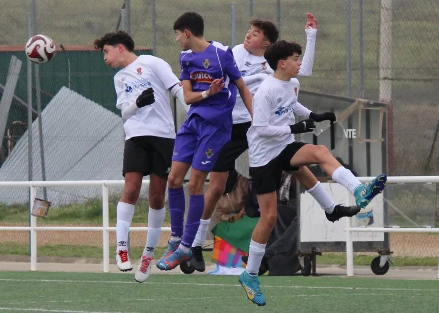 Foto 11 - Aris Marcos recibe un doble homenaje en la jornada dominical