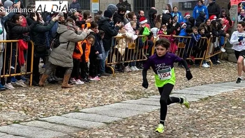 Los atletas del club Abadengo hicieron el recorrido por las calles de Ledesma