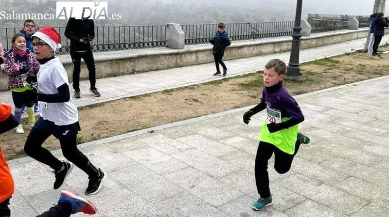 Los atletas del club Abadengo hicieron el recorrido por las calles de Ledesma
