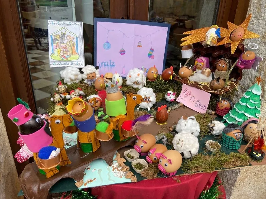 Foto 5 - Entregados a las residencias de mayores los trabajos elaborados por los escolares