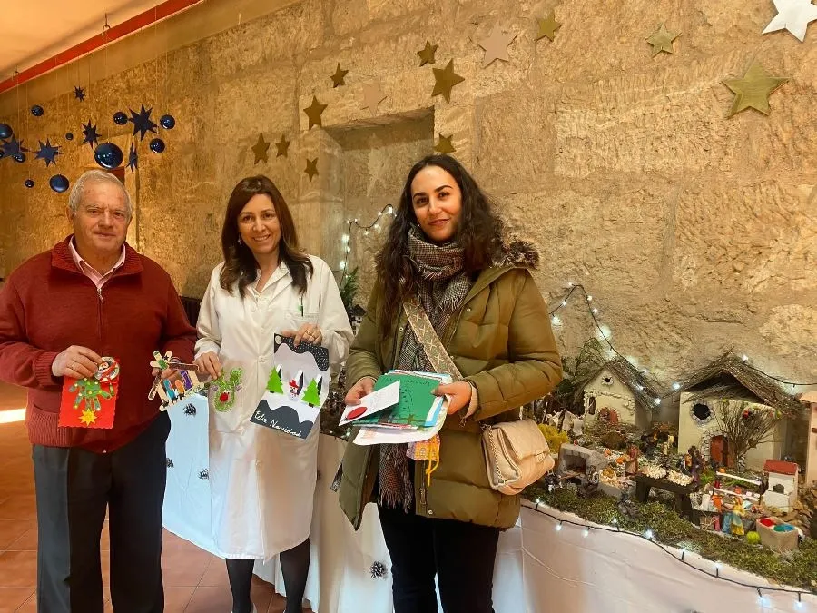 Foto 3 - Entregados a las residencias de mayores los trabajos elaborados por los escolares