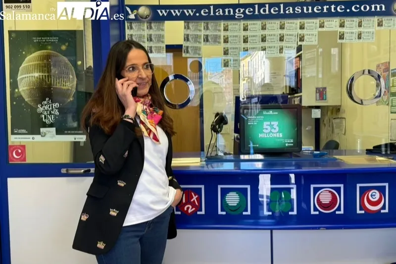 Carmen Santiago, responsable de la administración El Ángel de la Suerte