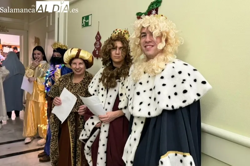 La residencia Sagrado Corazón de Jesús disfrutaban con la obra teatral del programa Vive