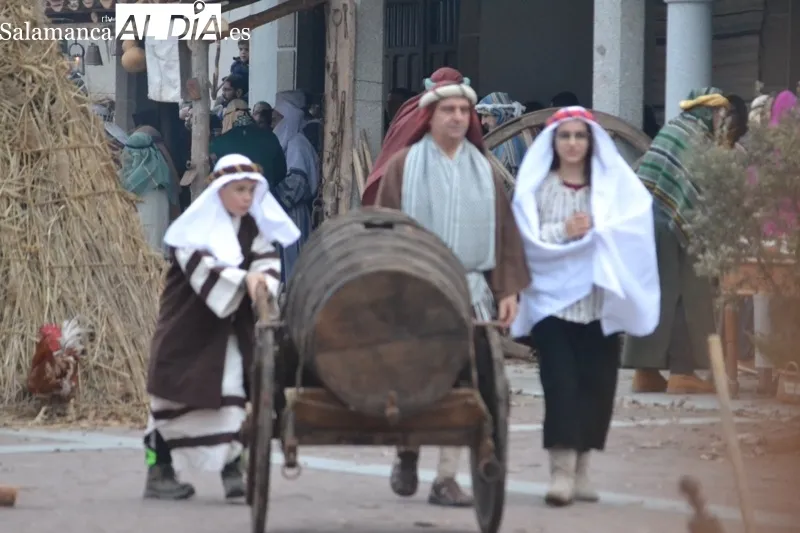 Foto 5 - Multitudinario y esperado: As&iacute; se ha vivido el exitoso Bel&eacute;n Viviente en Santiago de la Puebla