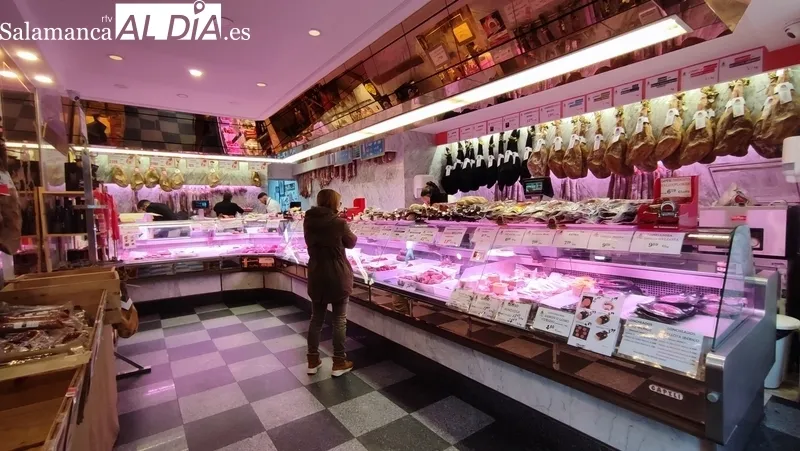 Productos a la venta en la Carnicería Flores de Vitigudino / CORRAL