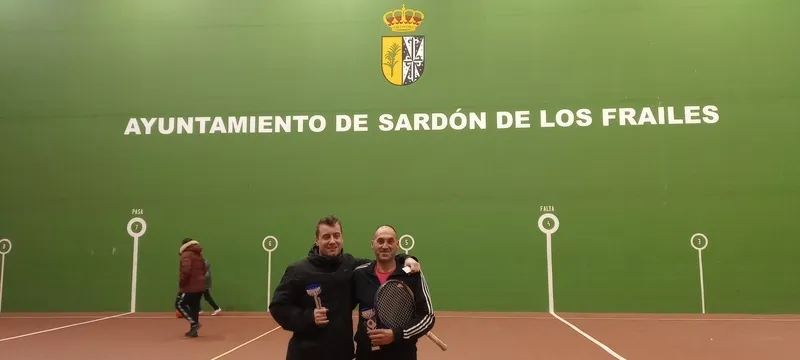 Foto 4 - El VIII Torneo de Frontenis de Sard&oacute;n de los Frailes repite campeones