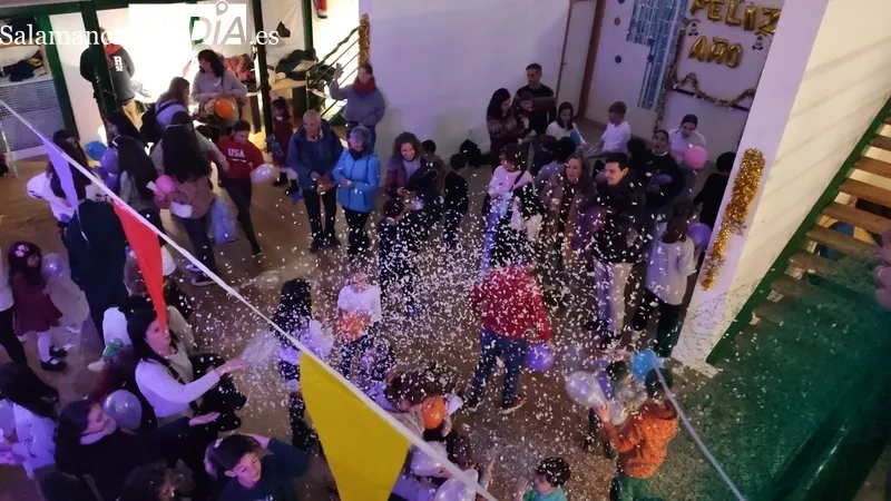 Foto 8 - El Mercado de Abastos de Vitigudino acoge una sonora Nochevieja infantil