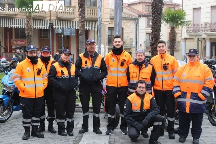 Foto 2 - Pap&aacute; Noel llega a la villa ducal rodeado de motos