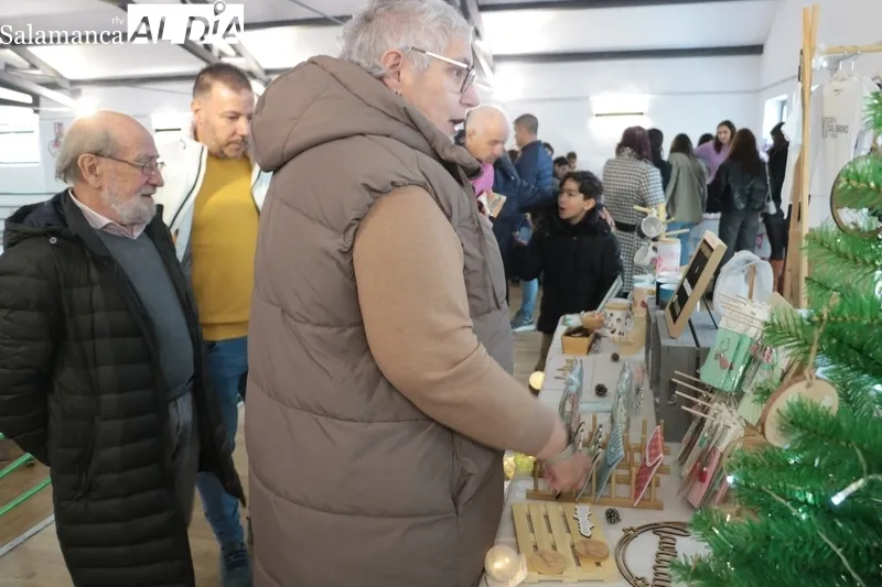 Concurrido Mercadillo navideño celebrado en Vitigudino este viernes día de la Inmaculada / CORRAL