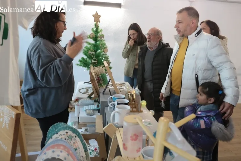 Concurrido Mercadillo navideño celebrado en Vitigudino este viernes día de la Inmaculada / CORRAL