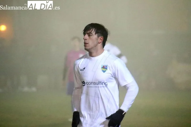 Foto 7 - El Aficionado del Alba de Tormes CF no puede con el colista (0-2)