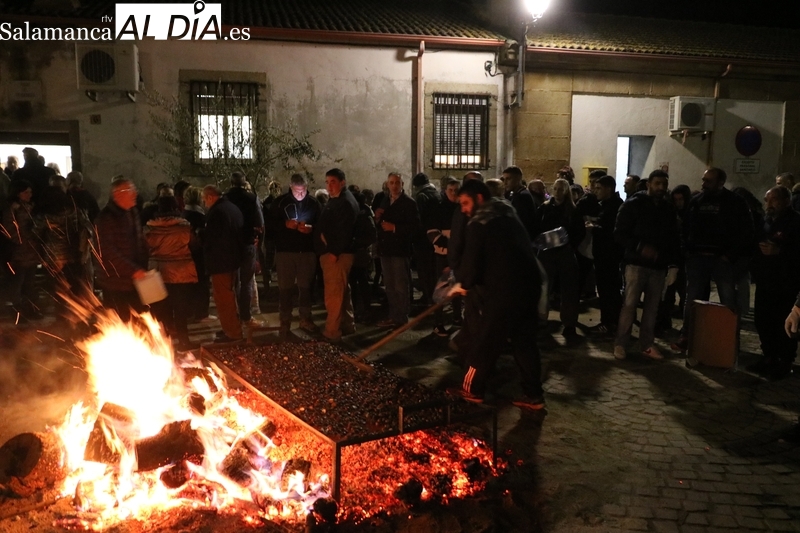 Gran castañada en Vilvestre con Feria Navideña y los hermanos Rivas / CORRAL