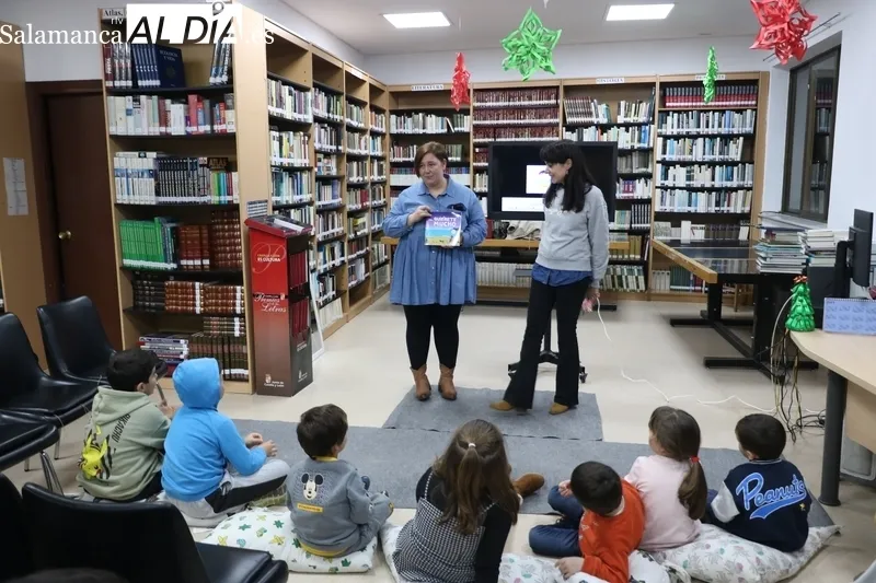 Taller-cuentacuentos de educación emocional impartido por Inma Soriano en la Biblioteca Municipal de VitIgudino / CORRAL 
