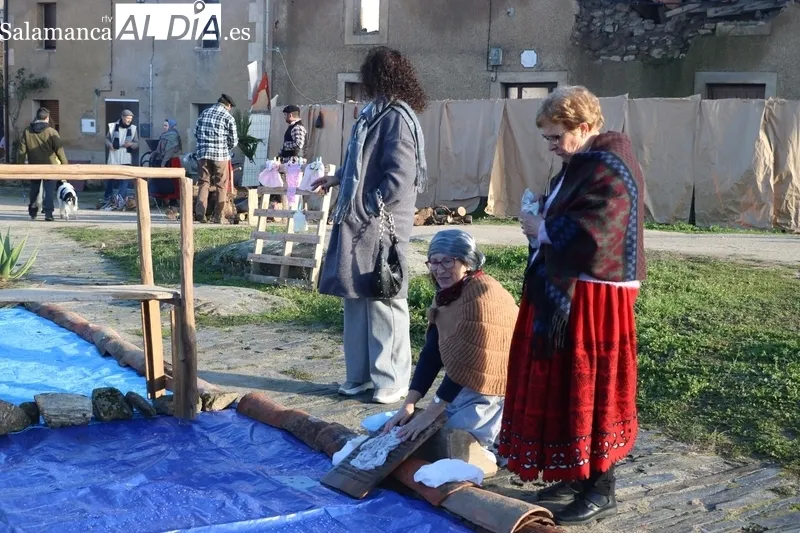 Foto 5 - Gran ambiente navide&ntilde;o en San Felices de los Gallegos con una nueva escenificaci&oacute;n del bel&eacute;n viviente