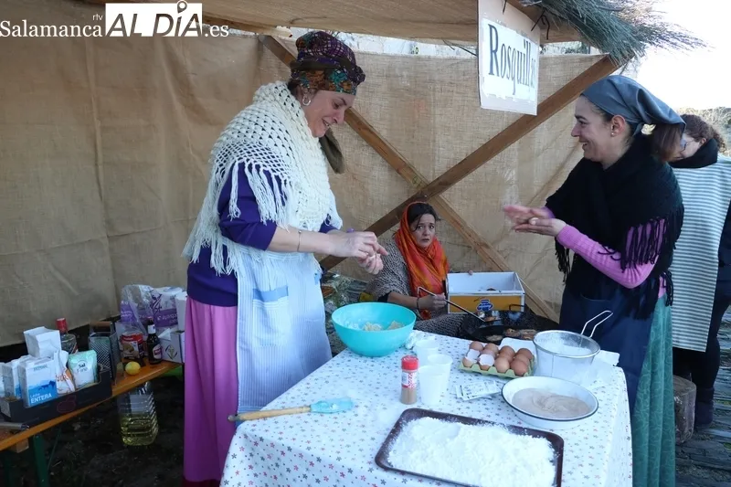 Foto 11 - Gran ambiente navide&ntilde;o en San Felices de los Gallegos con una nueva escenificaci&oacute;n del bel&eacute;n viviente