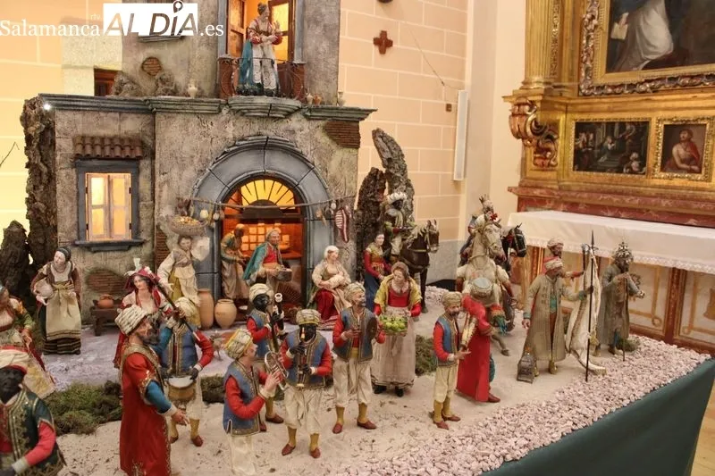 Foto 9 - Los Carmelitas estrenan un Bel&eacute;n Napolitano con las figuras de Santa Teresa y San Juan de la Cruz
