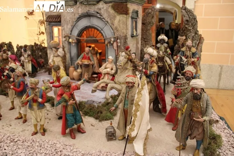 Foto 6 - Los Carmelitas estrenan un Bel&eacute;n Napolitano con las figuras de Santa Teresa y San Juan de la Cruz