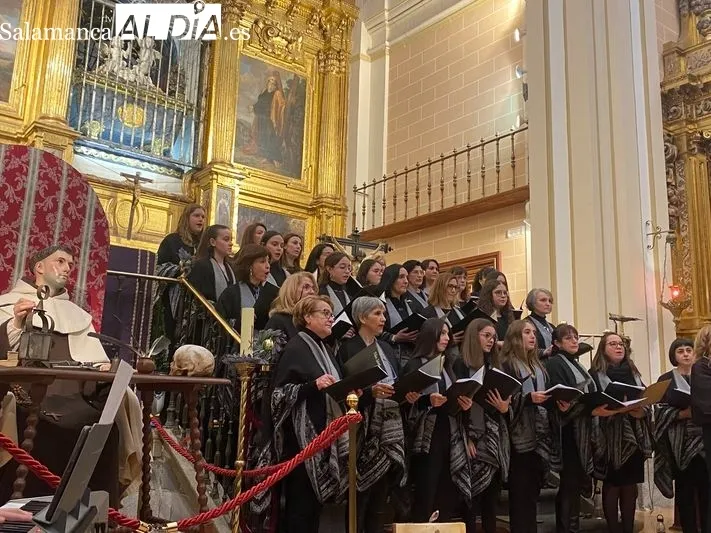 Foto 3 - Los Carmelitas estrenan un Bel&eacute;n Napolitano con las figuras de Santa Teresa y San Juan de la Cruz
