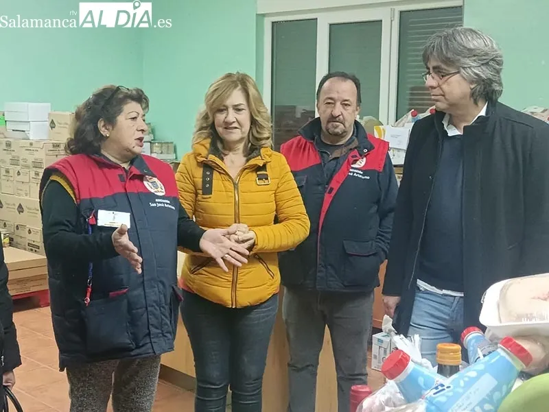 Foto 2 - San Jos&eacute; Artesano reparte m&aacute;s de 40 cestas navide&ntilde;as en B&eacute;jar