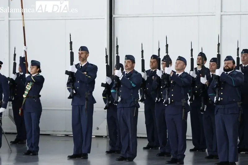 Imágenes del acto en Matacán por Nuestra Señora de Loreto, Patrona de la Aviación. Fotos: David Sañudo.