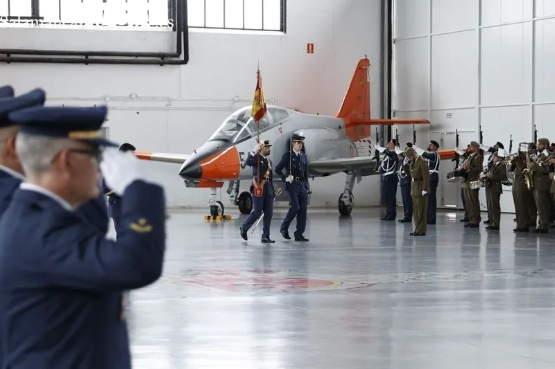 Imágenes del acto en Matacán por Nuestra Señora de Loreto, Patrona de la Aviación. Fotos: David Sañudo.