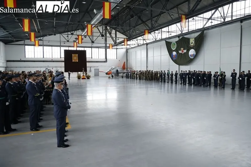 Imágenes del acto en Matacán por Nuestra Señora de Loreto, Patrona de la Aviación. Fotos: David Sañudo.