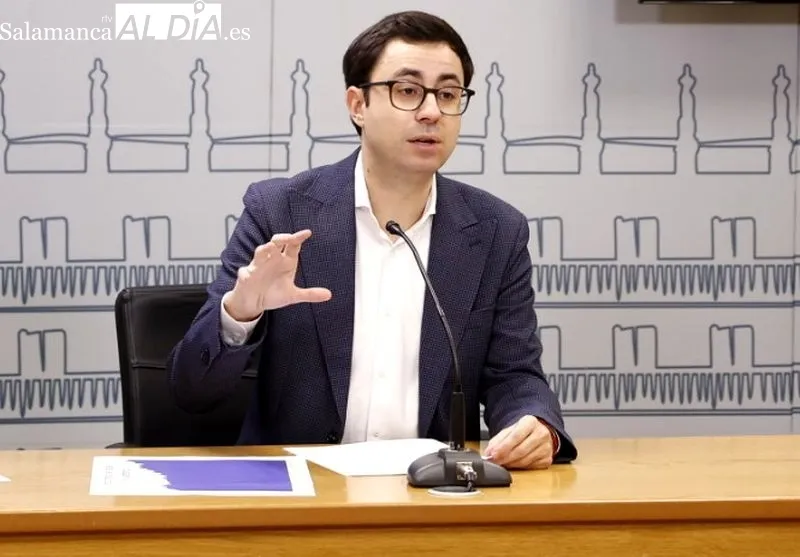 Rueda de prensa de los concejales del PSOE, José Luis Mateos y Fidel Francés. Foto de David Sañudo