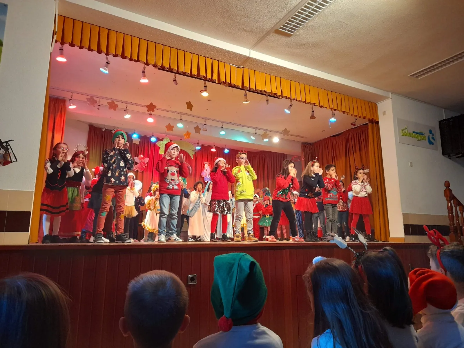 Celebraciones navideñas en el Colegio San Juan Bosco.