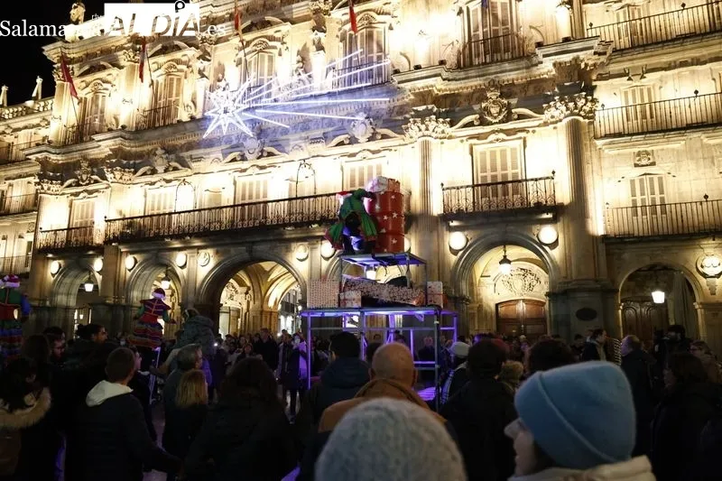 Pasacalles Buzón Exprés. 'Los Carteros de la Navidad'. Fotos: David Sañudo.
