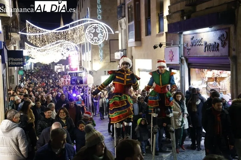 Pasacalles Buzón Exprés. 'Los Carteros de la Navidad'. Fotos: David Sañudo.