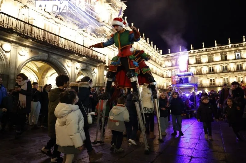 Pasacalles Buzón Exprés. 'Los Carteros de la Navidad'. Fotos: David Sañudo.
