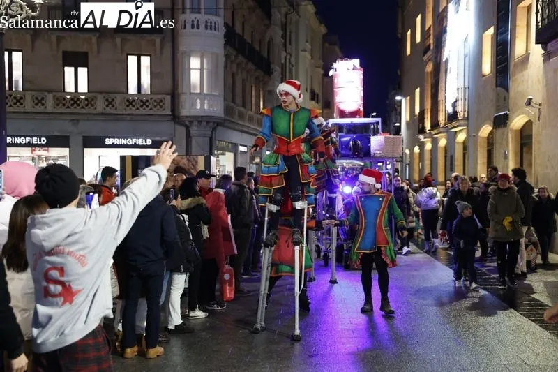 Pasacalles Buzón Exprés. 'Los Carteros de la Navidad'. Fotos: David Sañudo.
