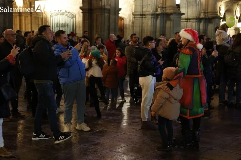 Pasacalles Buzón Exprés. 'Los Carteros de la Navidad'. Fotos: David Sañudo.