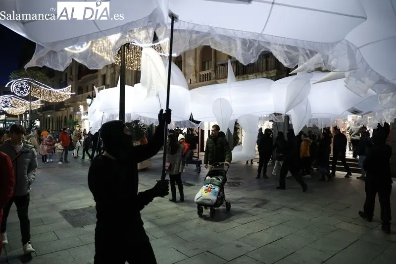 Pasacalles Drakarys de la Compañía Planetarium. Fotos: David Sañudo.